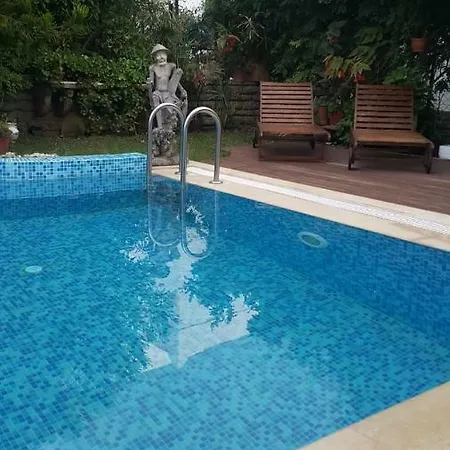 Case de vacanță Merkezde 4+1 Mustakil