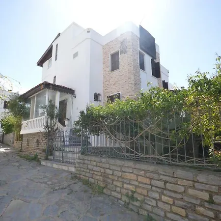 Merkezde 4+1 Mustakil Vakantiehuis